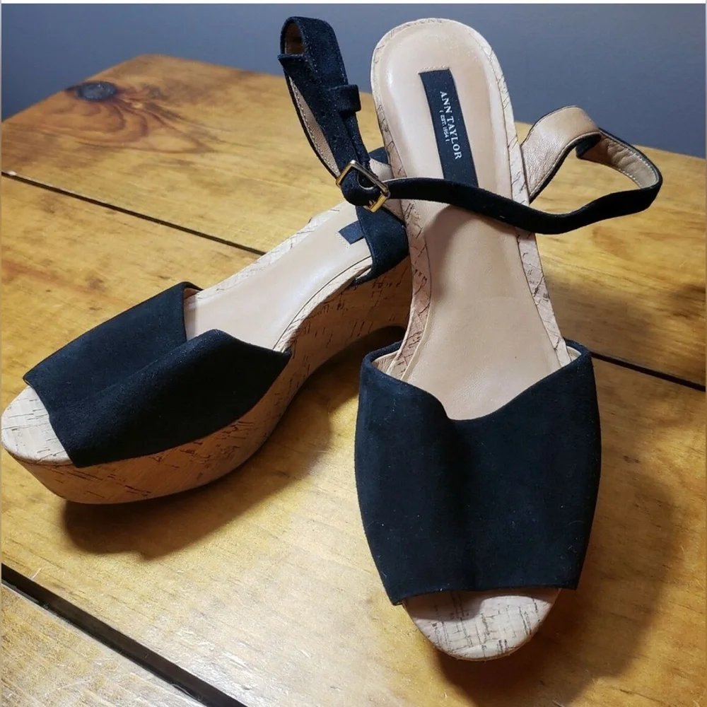 💙 Ann Taylor Hallie Cork Platform Sandals size 8M Black Platform Sandals